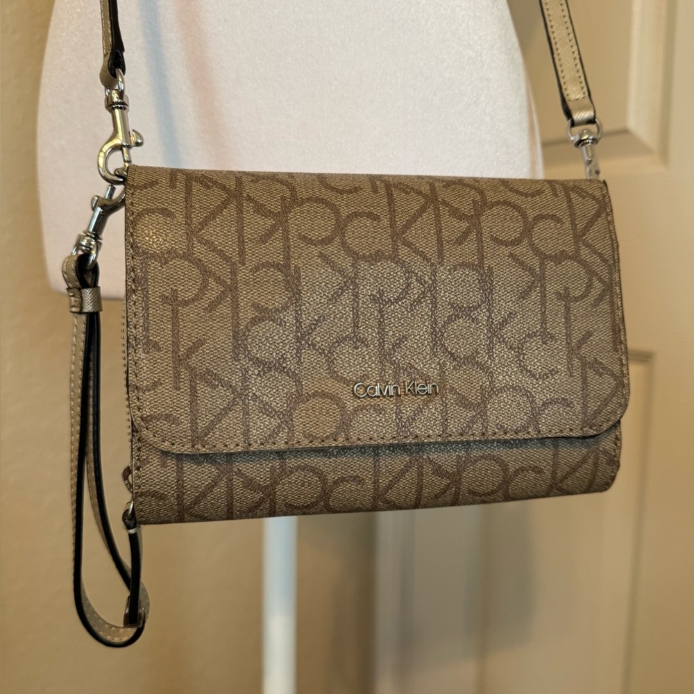 Calvin Klein Crossbody/Clutch in Taupe